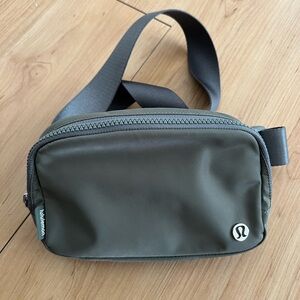 Pre-owned Excellent condition Lululemon bag